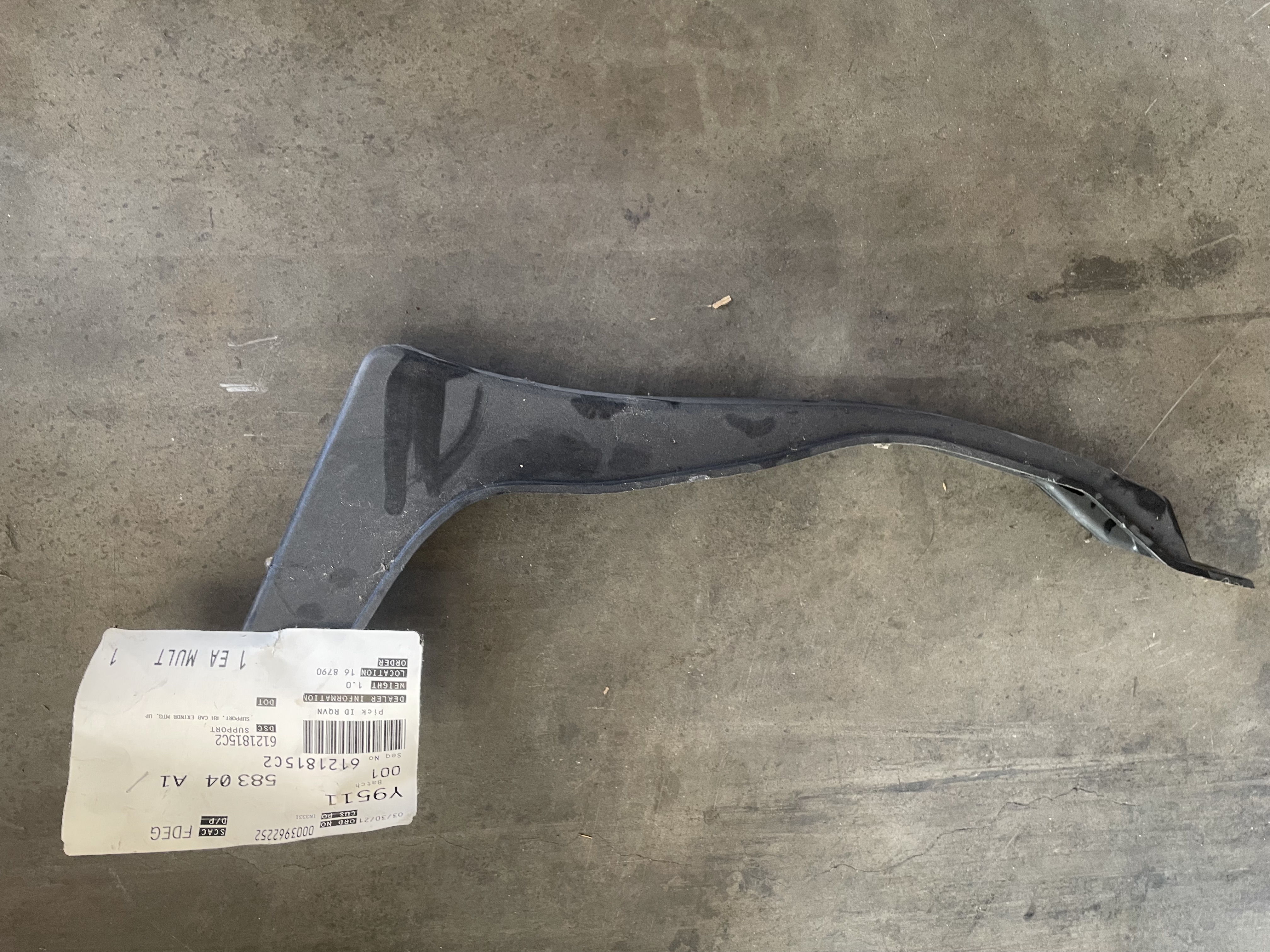 Support RH Cab Extender MTG. UP Part # 6121815C2